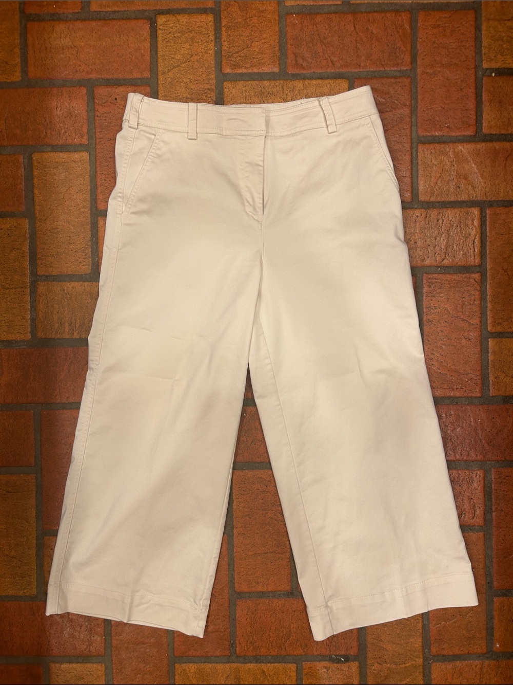 Chico's Wide-Leg Cropped Pants in Off-White